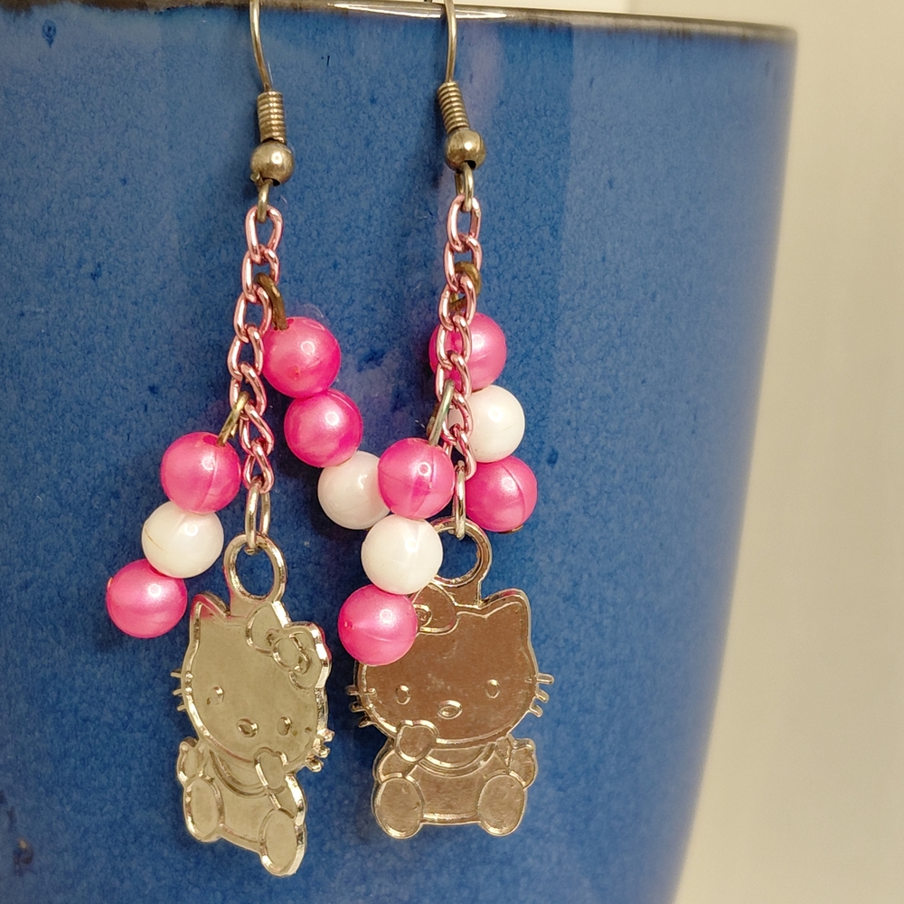 Hello Kitty Pink and White Bead Drop Earrings - Picture 1 of 7